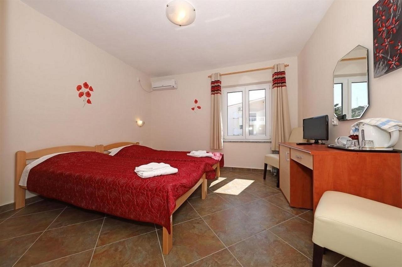 Apartments And Rooms By The Sea Stara Novalja, Pag - 6303 מראה חיצוני תמונה